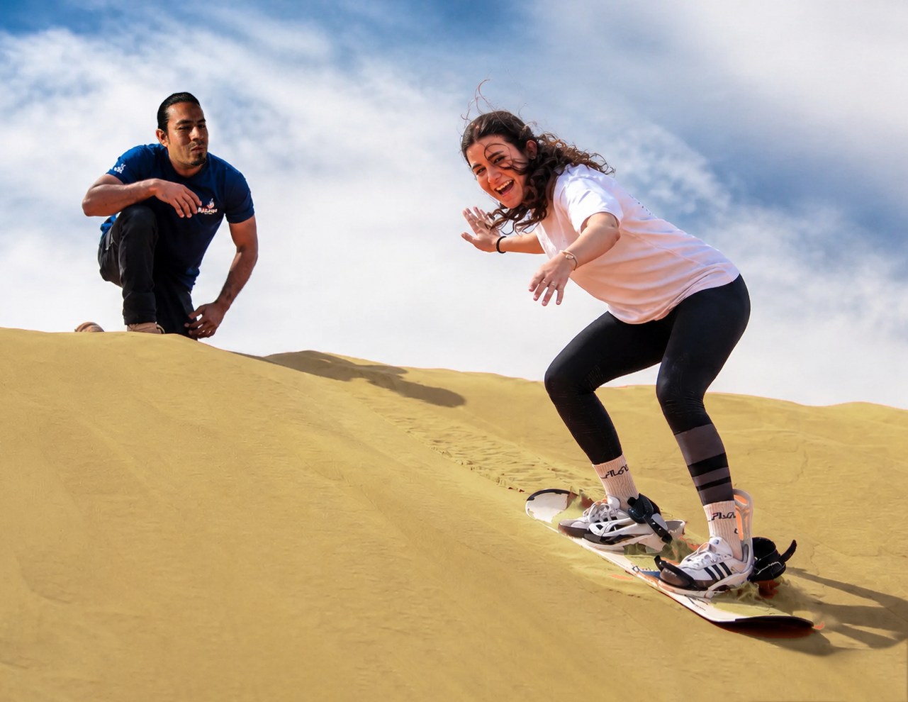 Private sandboarding class in Huacachina