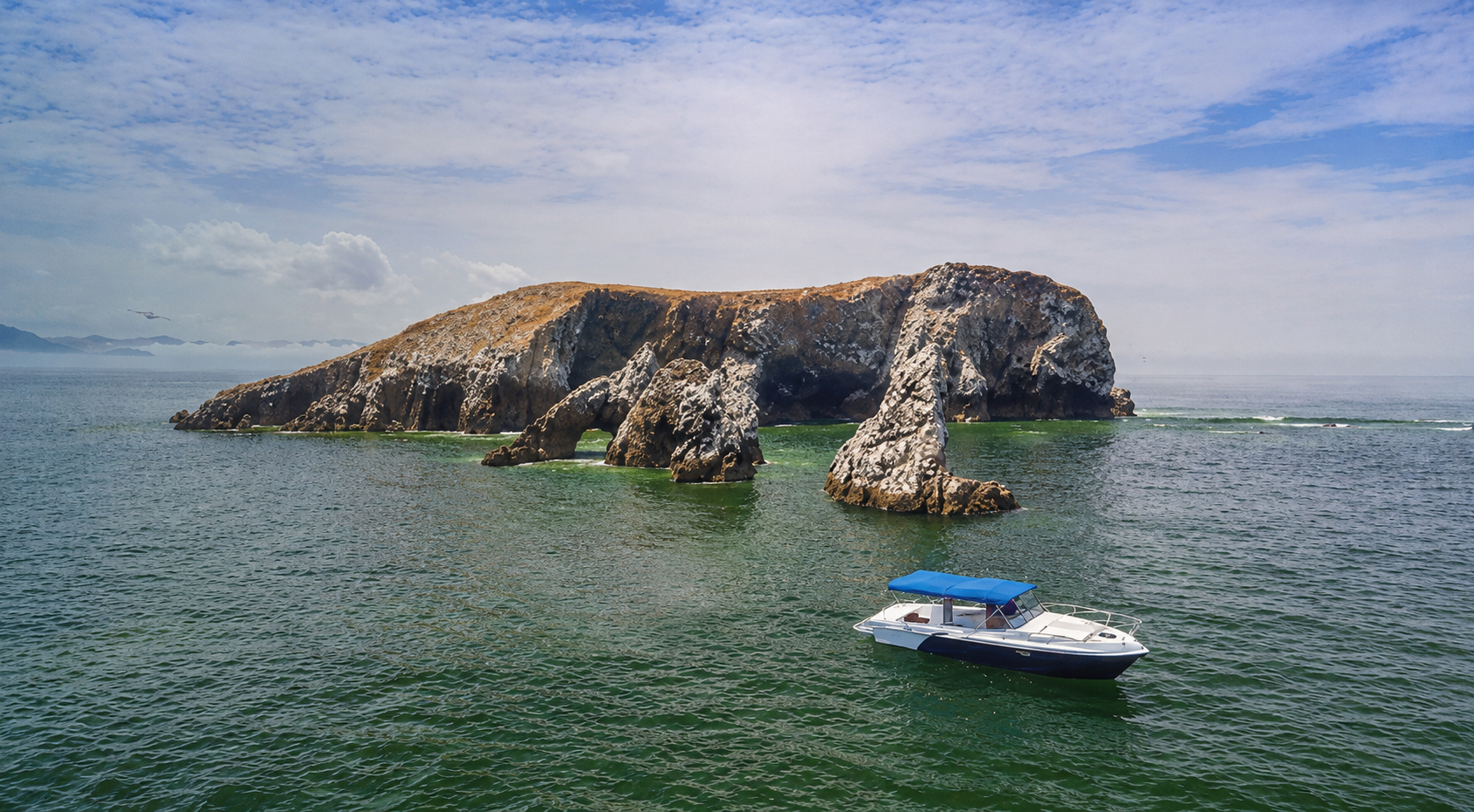 Premium private boat on Paracas Bay
